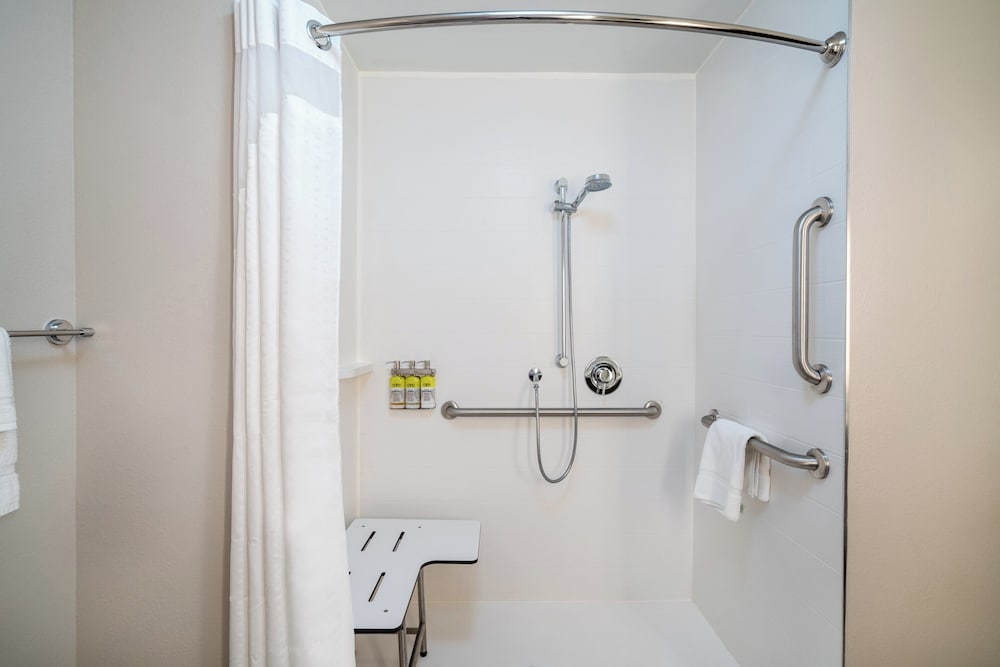 Holiday Inn Express & Suites Atlanta Airport NE Hapeville by IHG - photo 8