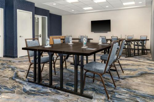 Fairfield by Marriott Inn & Suites Kansas City at The Legends - photo 27