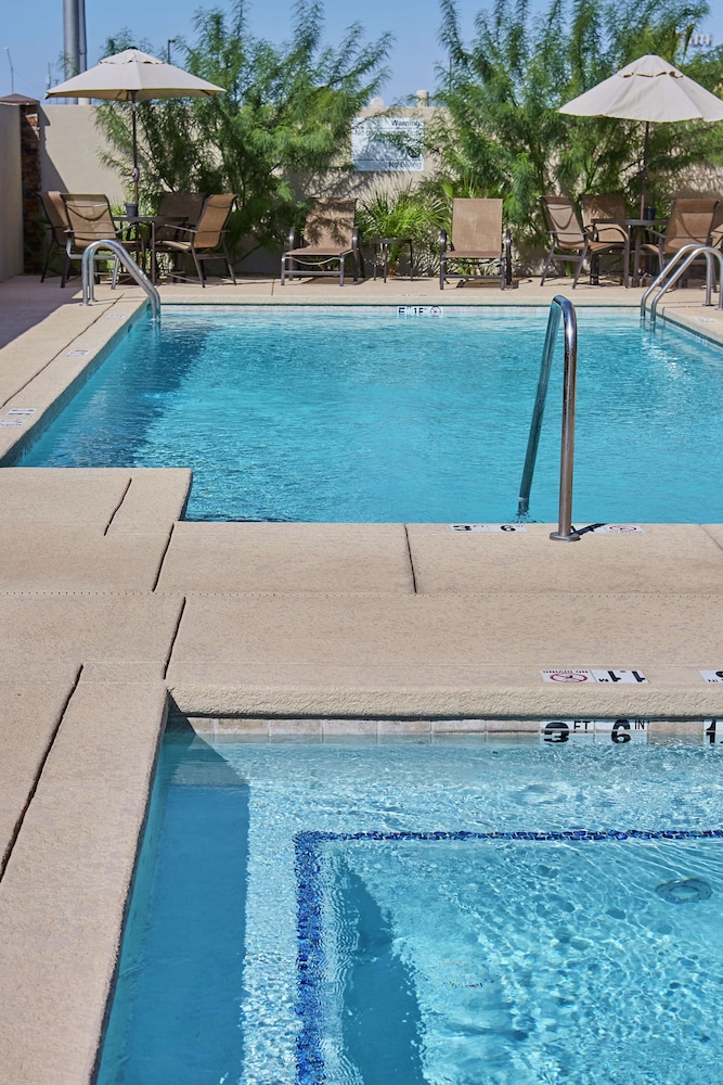 Hampton Inn Parker - photo 25