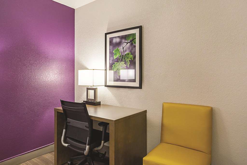 Wingate by Wyndham Galveston Beachfront at the Seawall - photo 17