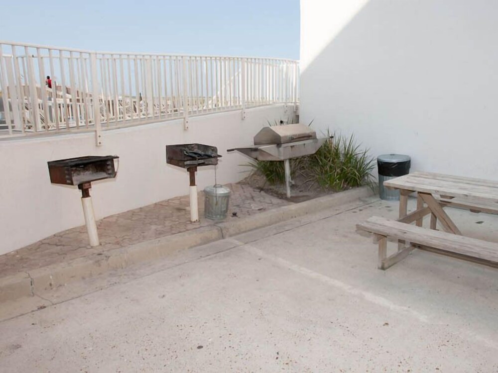 Island Tower 1001 3 Br condo by RedAwning - photo 36