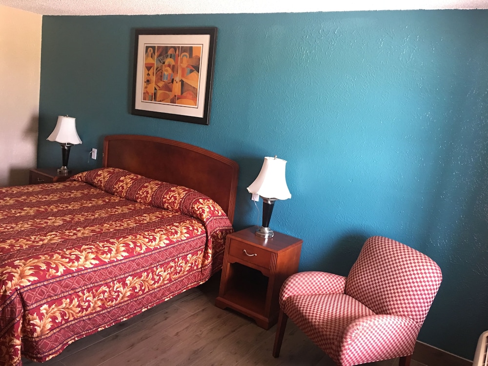 Chaparral Motel - photo 32