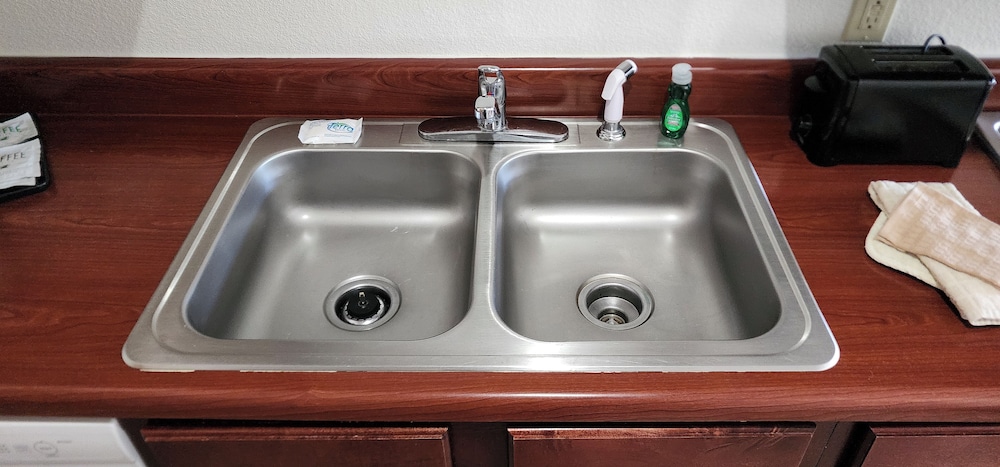 All Towne Suites - photo 22