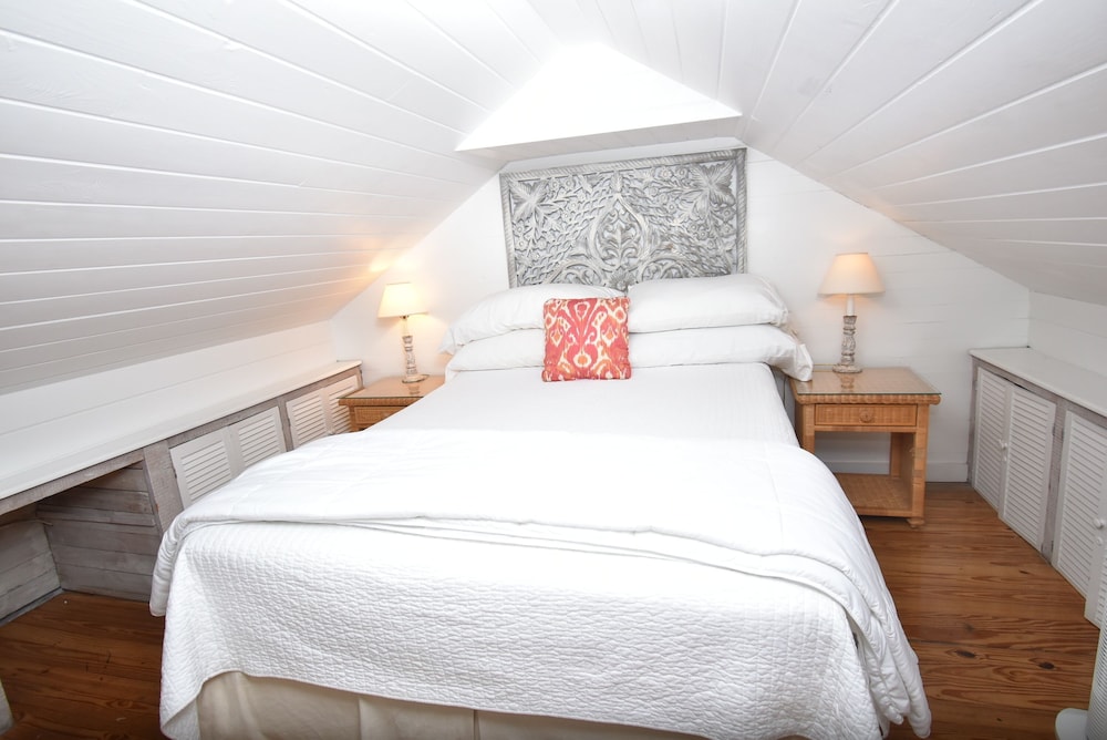 Simonton Court Historic Inn & Cottages - photo 113