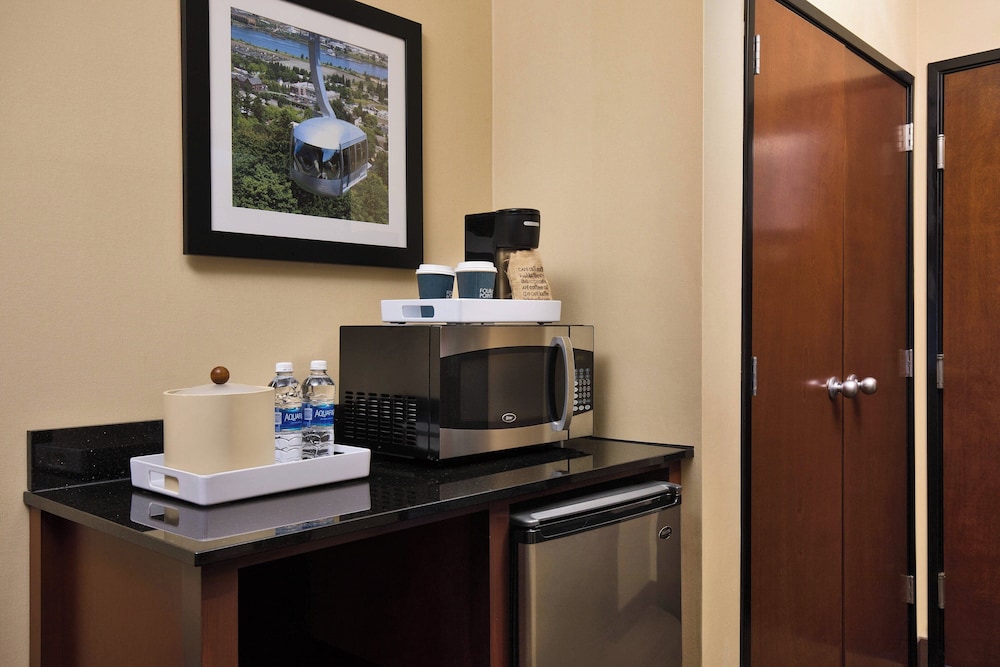 Four Points By Sheraton Portland East - photo 8