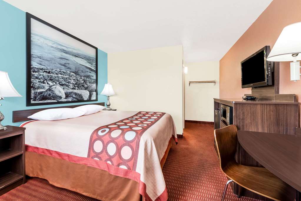 Super 8 by Wyndham Midwest City OK - photo 10