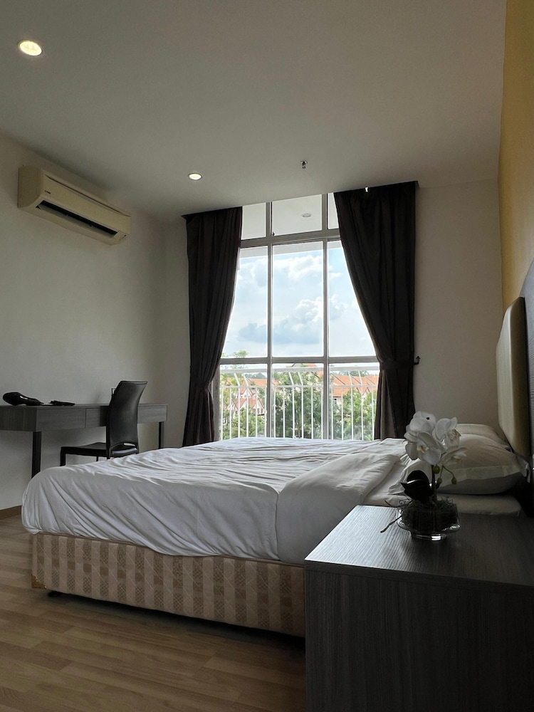 Teamwork Melaka Entire Studio 3B in Ayer Keroh — 4-Star Luxury Hotel in Kampung Ayer Keroh, Malaysia