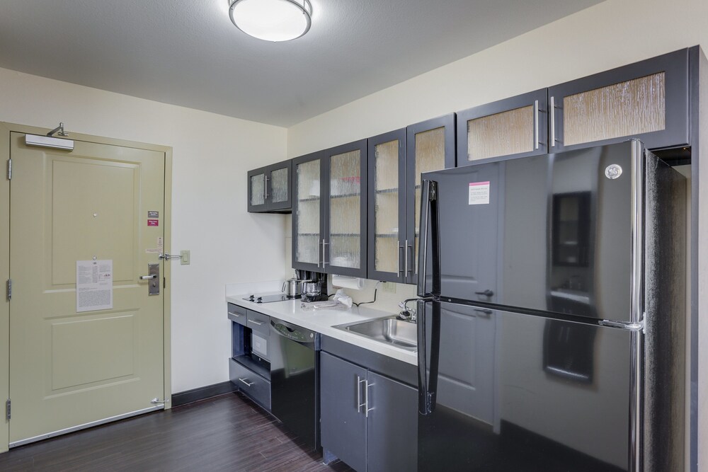 Candlewood Suites College Station At University by IHG - photo 24