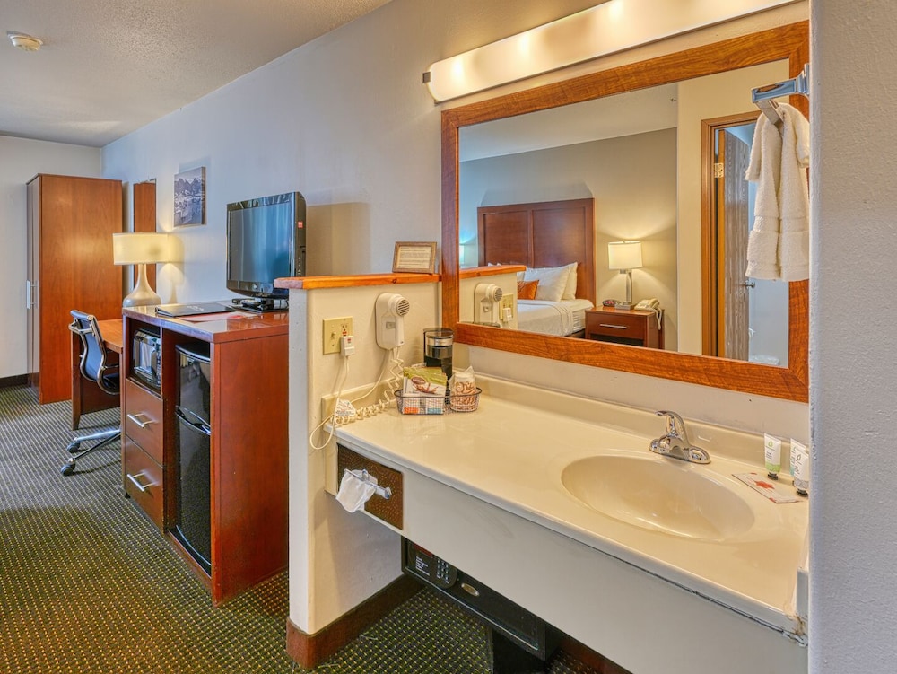 Yellowstone River Inn & Suites - photo 3