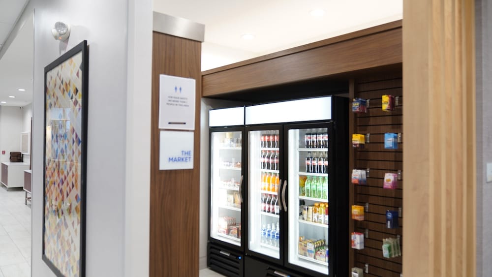 Holiday Inn Express & Suites Dallas Central Market Center by IHG - photo 32