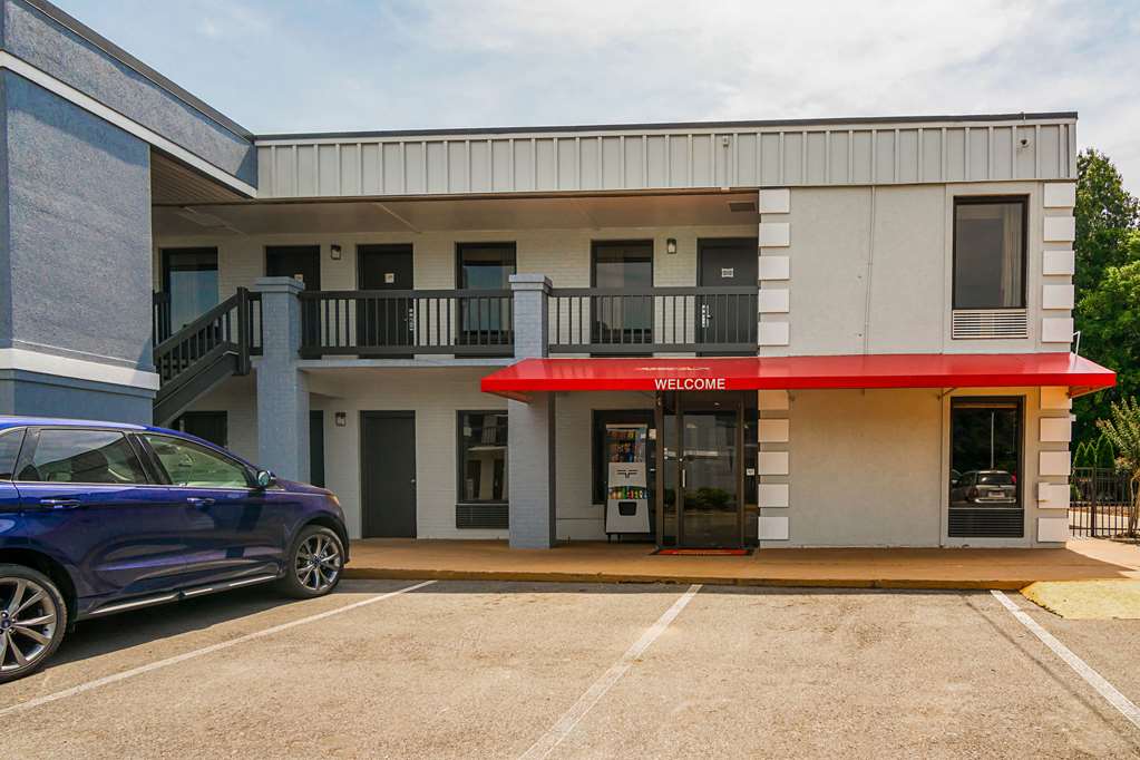 Econo Lodge Research Triangle Park - photo 4