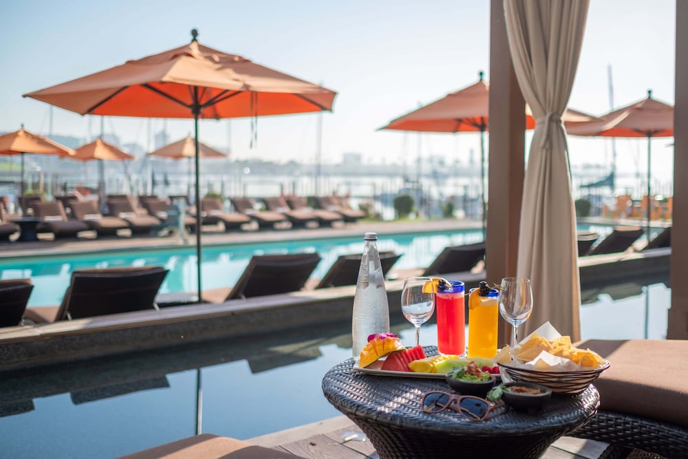 Hotel Maya - carbon neutral hotel in Long Beach