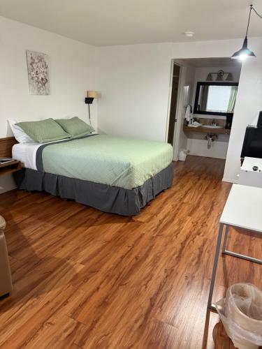 State Street Motel - photo 5