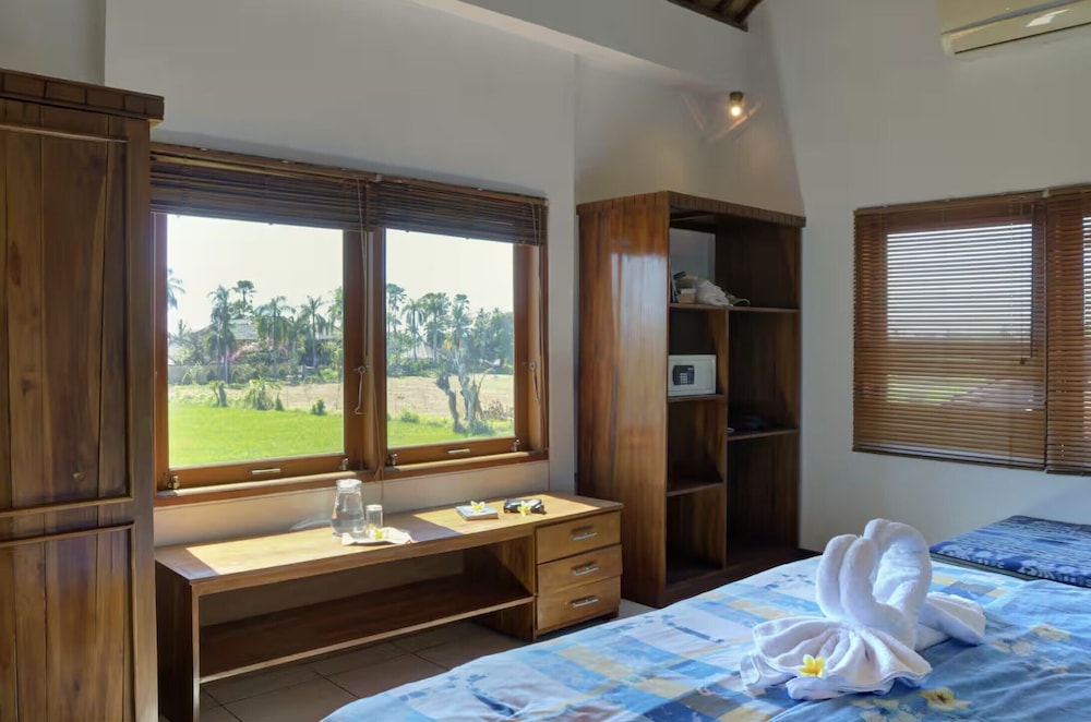 The Studio at Warung Bambu Pemaron - carbon neutral hotel in Singaraja