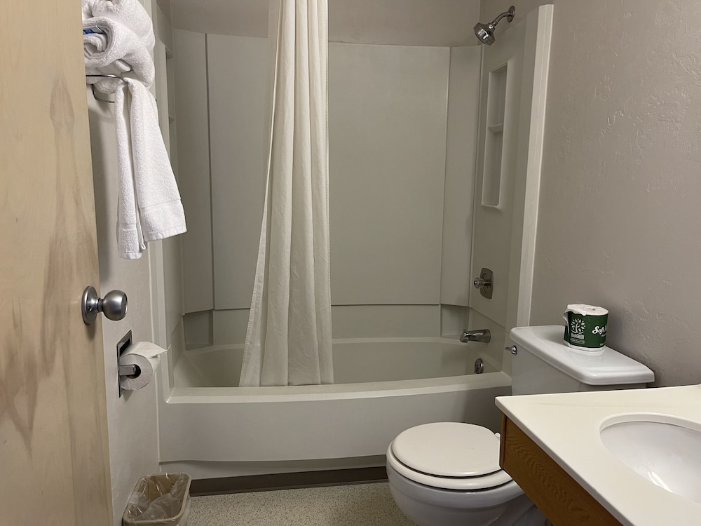 Super 8 by Wyndham Ketchikan - photo 40