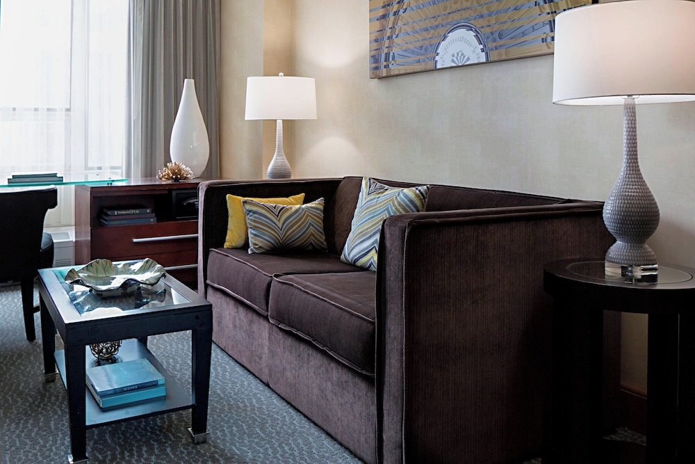 Renaissance Columbus Downtown Hotel - photo 9