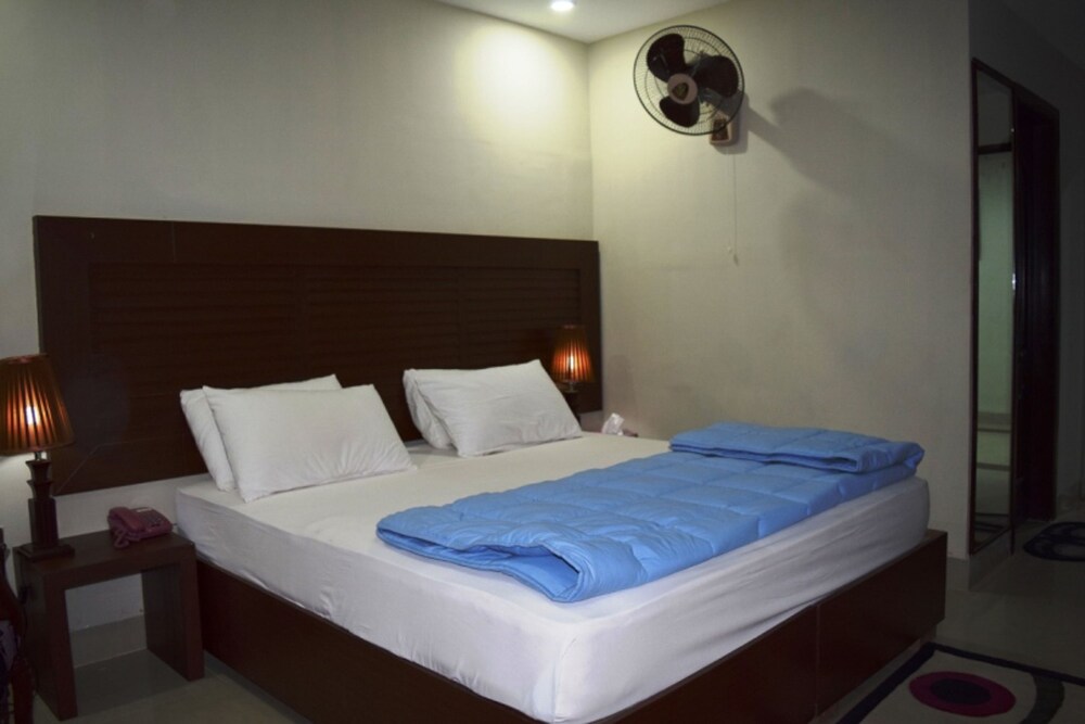 Hotel LaFlora — Multan — photo 4