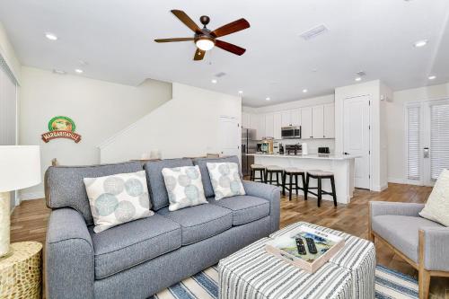 Colorful Villa Near Disney With Margaritaville Resort & Island H20 Access 8195Cp — 4-Star Luxury Hotel in Kissimmee, United States