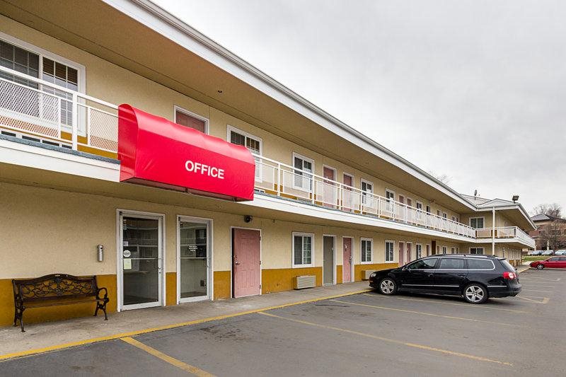 Rodeway Inn West Dodge — Omaha