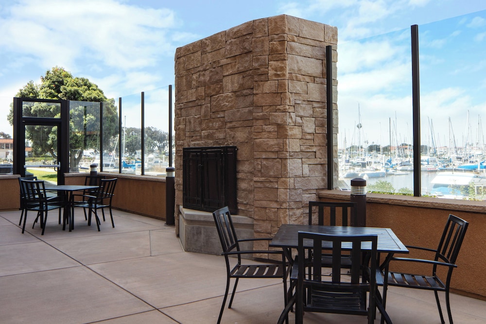 Holiday Inn Express Hotel & Suites Ventura by IHG - photo 26