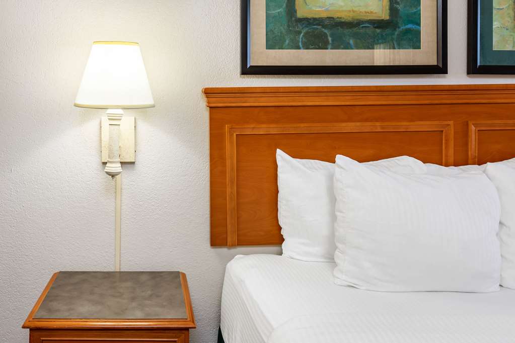 La Quinta Inn by Wyndham El Paso West - photo 27