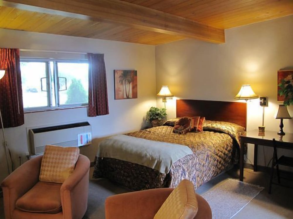 Hudson Manor Inn - photo 11