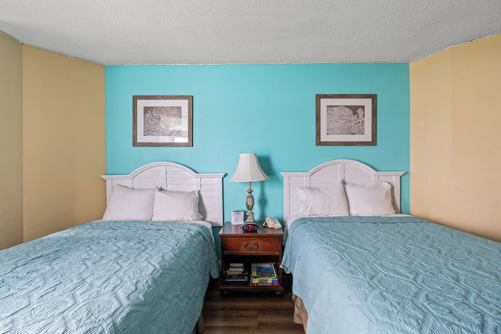 Units at Carolinian Beach Resort by Elliott Beach Rentals - photo 4