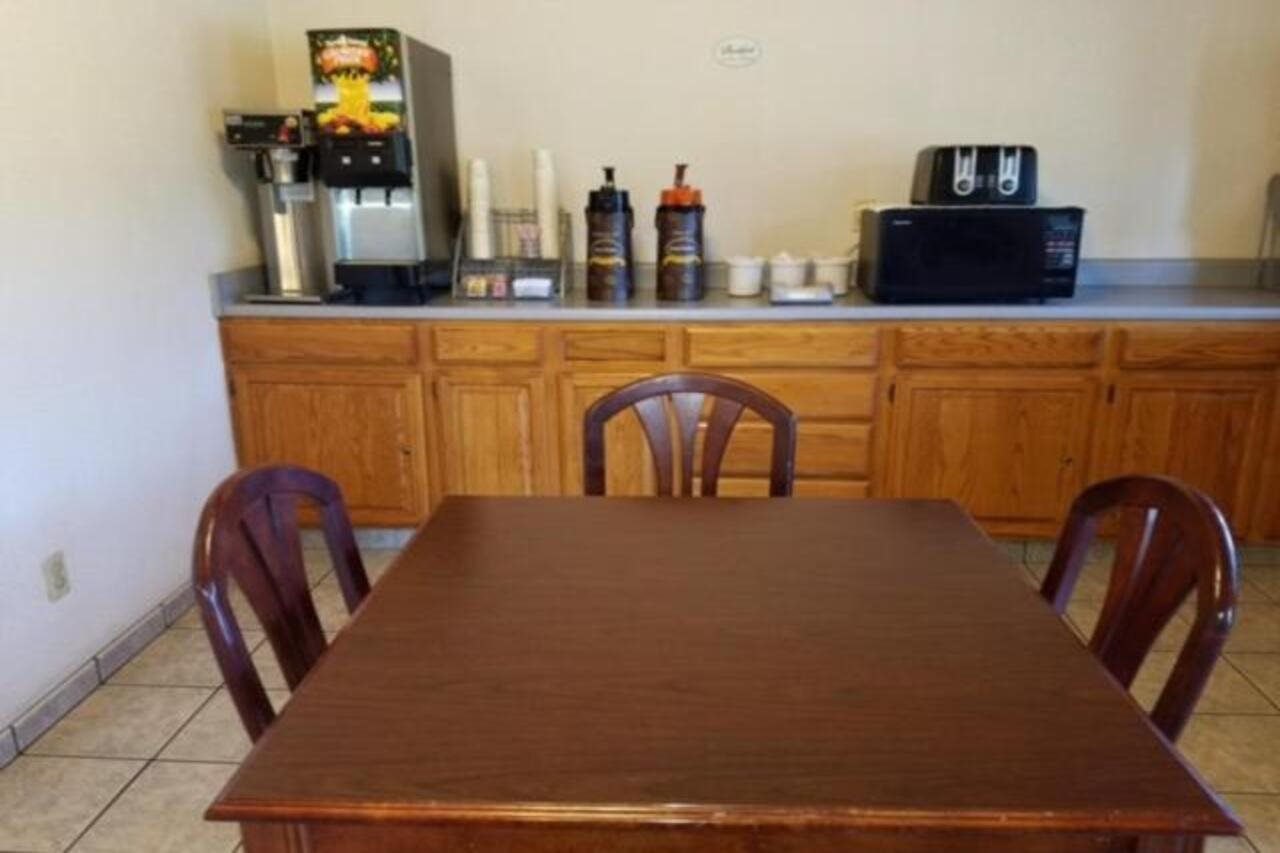 Knights Inn Franklin PA - photo 5