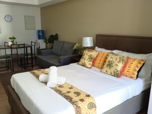 Davao Stay Suites Studio with Samal View APT2 1509 AC WiFi Queen Kitchen — 4-Star Luxury Hotel in Davao, Philippines