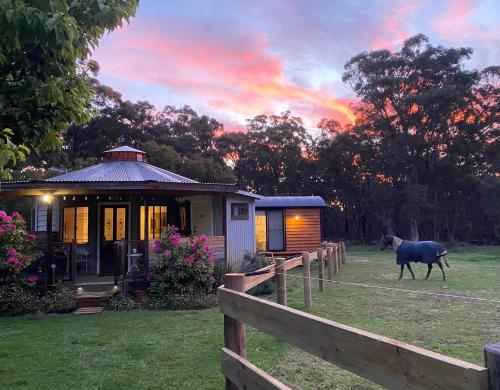 Ionaforest Yurt - last minute hotel in Unknown City