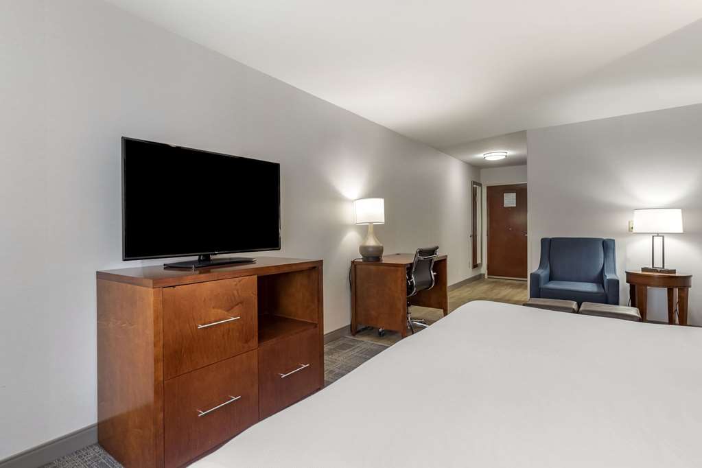 Comfort Suites Golden West on Evergreen Parkway - photo 21