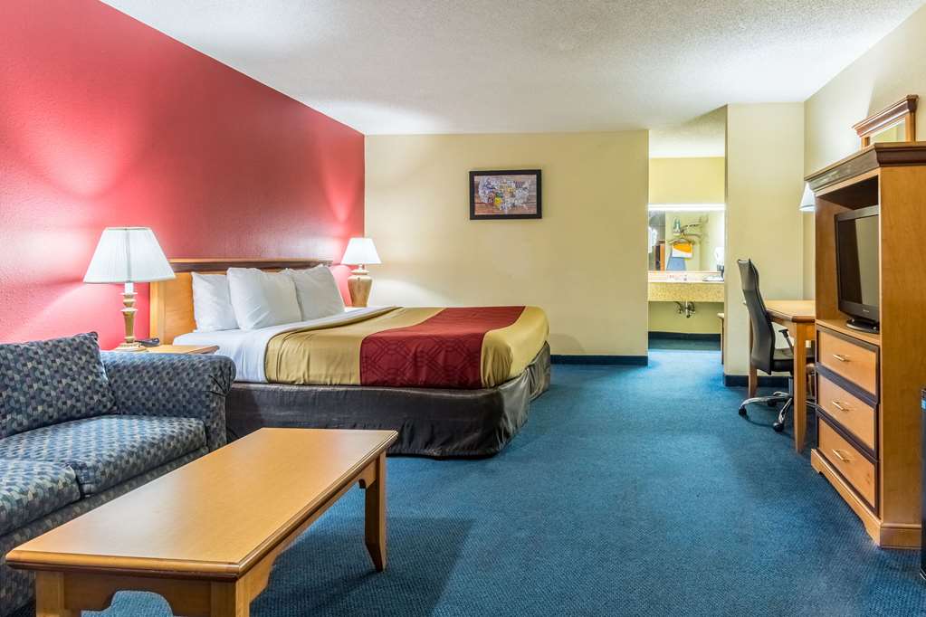 Econo Lodge Whiteville - photo 19