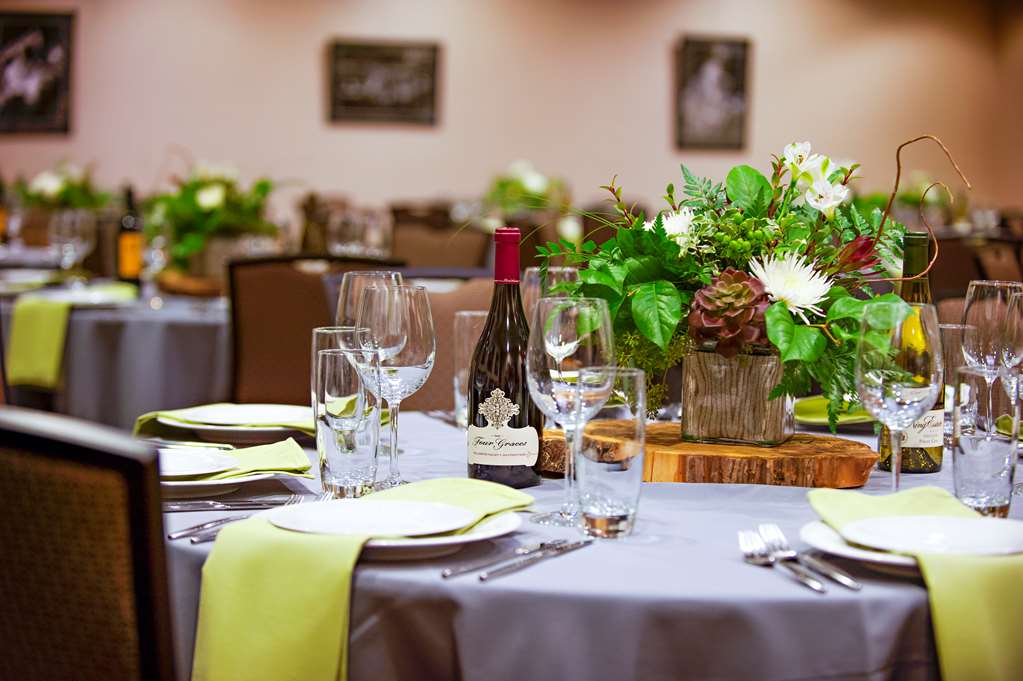 The Oxford Hotel Bend - photo 3