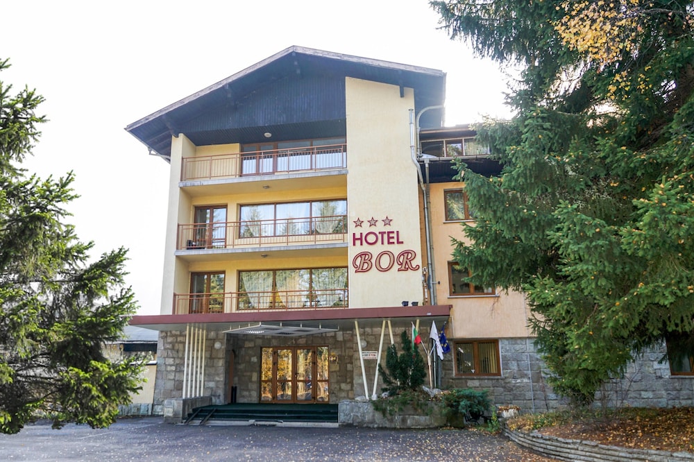 Hotel Bor - carbon neutral hotel in Samokov