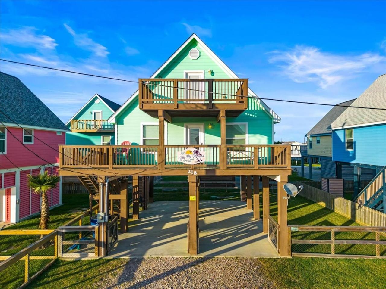 Walk to Beach Sunset Bay Views Pet Friendly Sea Me Relaxin — 4-Star Luxury Hotel in Surfside Beach, United States