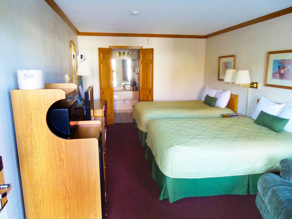 Indy Speedway Inn - photo 12