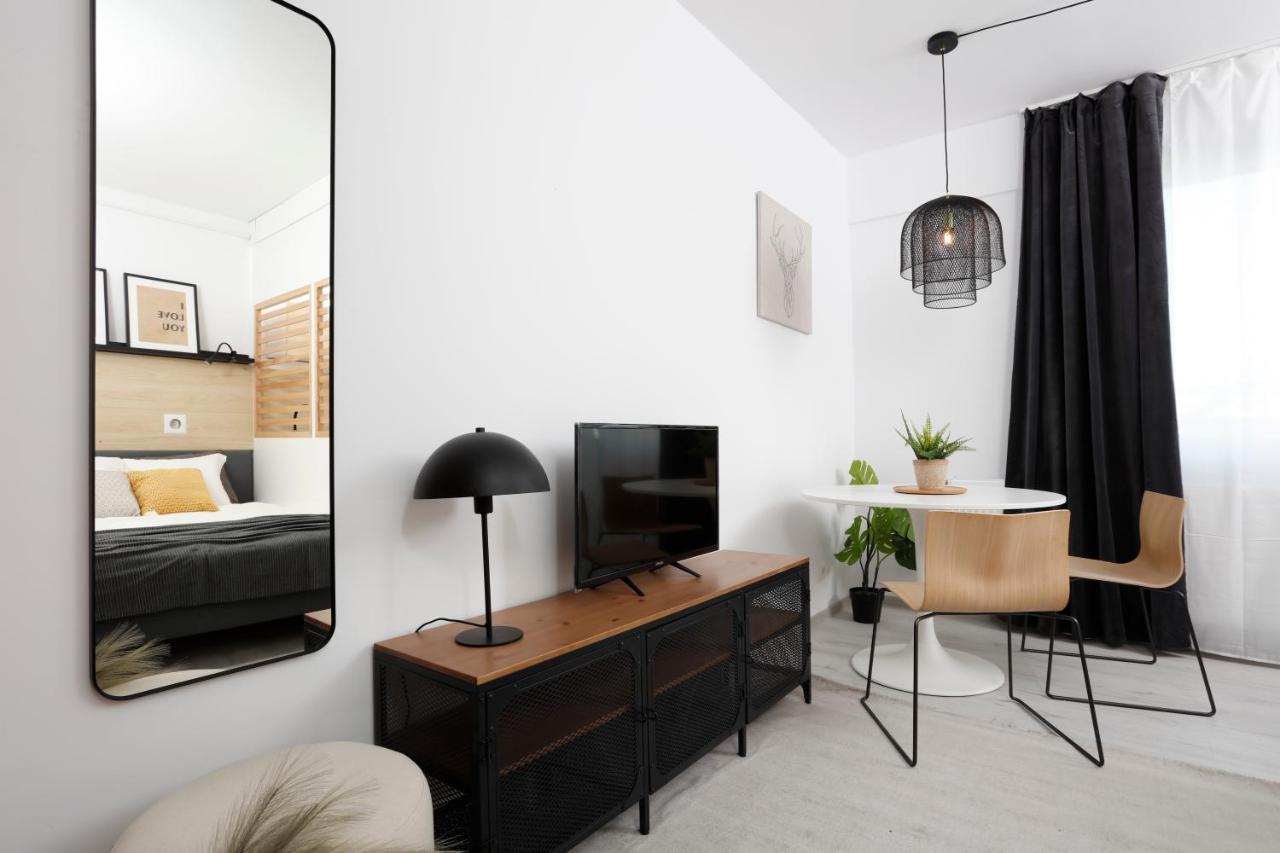 Modern & Cozy Studio with Balcony — Bucharest — photo 2