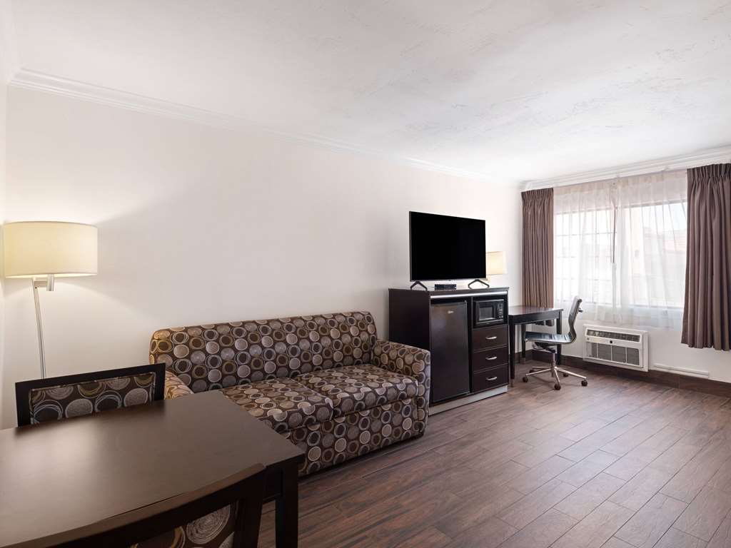 Ramada by Wyndham San Diego Poway Miramar - photo 13