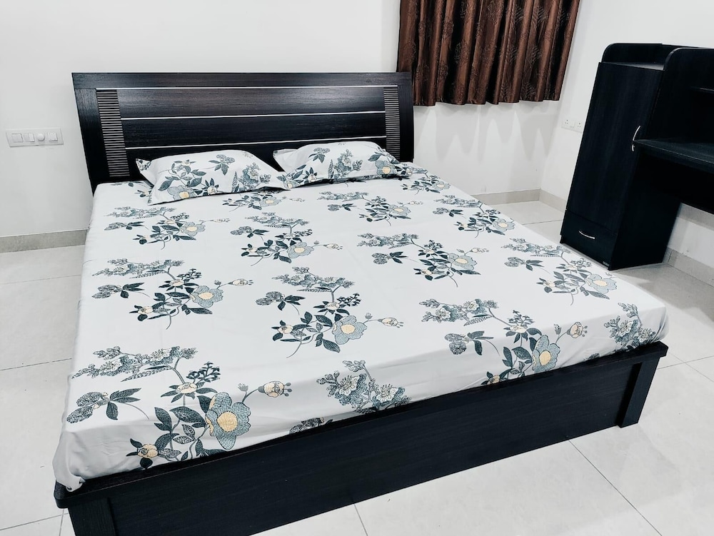 Zenith Paradise Luxurious 3BR Apartment — 4-Star Luxury Hotel in Hyderabad, India