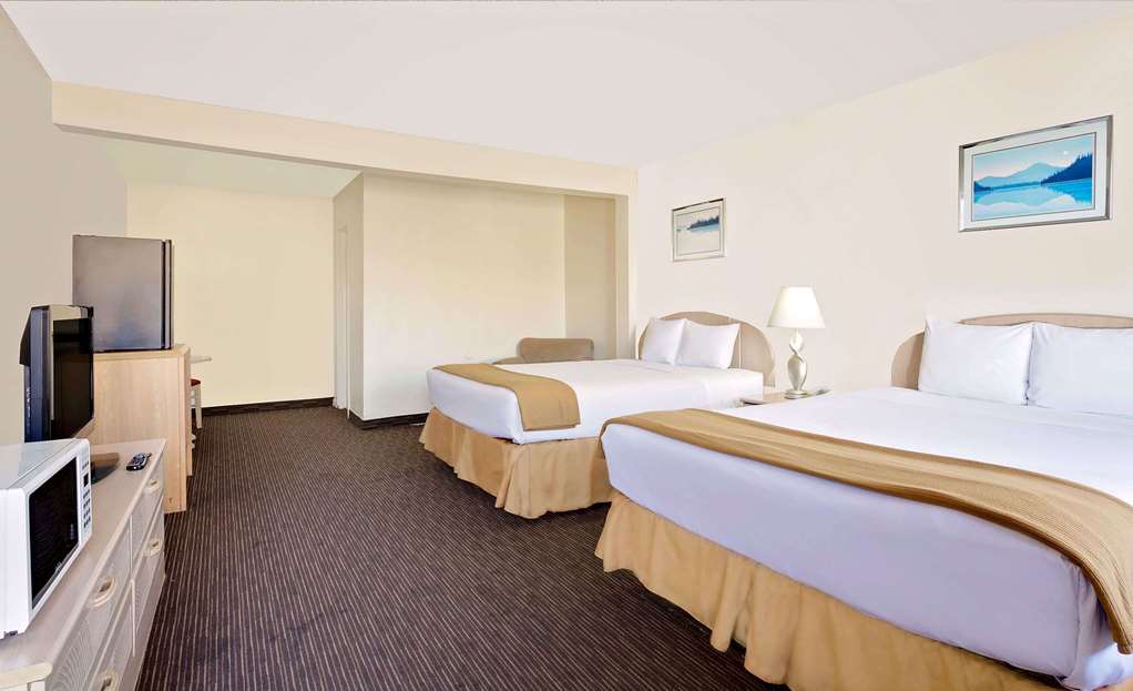 Knights Inn Page - photo 5