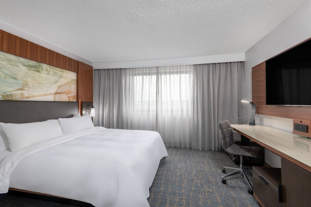 Marriott Madison West - photo 8