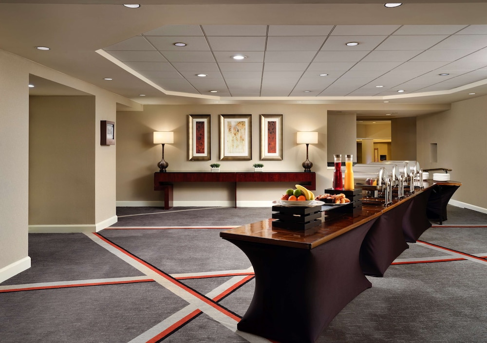 Hilton Arlington - photo 49