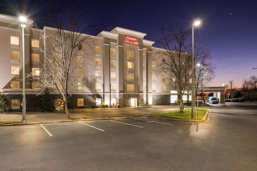 Hampton Inn & Suites Charlotte Airport - featured photo