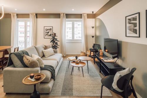 Harlem 2 bedrooms & office in Alvalade — 4-Star Luxury Hotel in Lisbon, Portugal