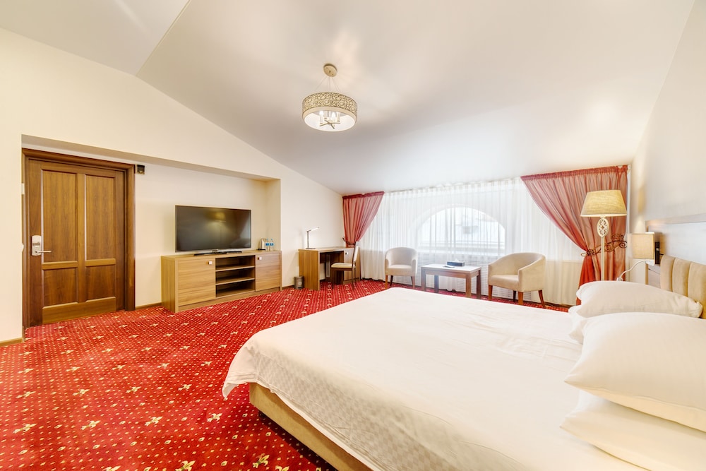 Versailles Hotel - carbon neutral hotel in Vladivostok