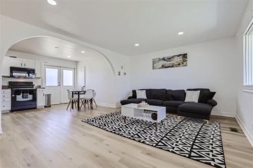 15 Mins From Dia Fenced Yard Garage Remodeled — Aurora