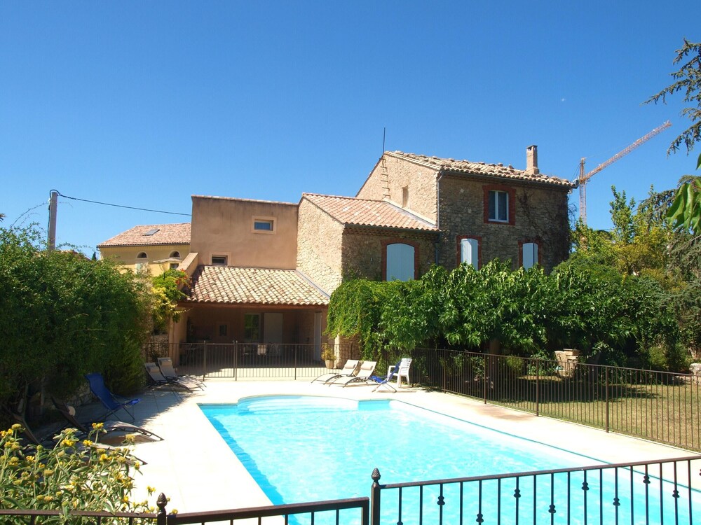 Villa Chemin Du Plagnol — 4-Star Luxury Hotel in Caromb, France