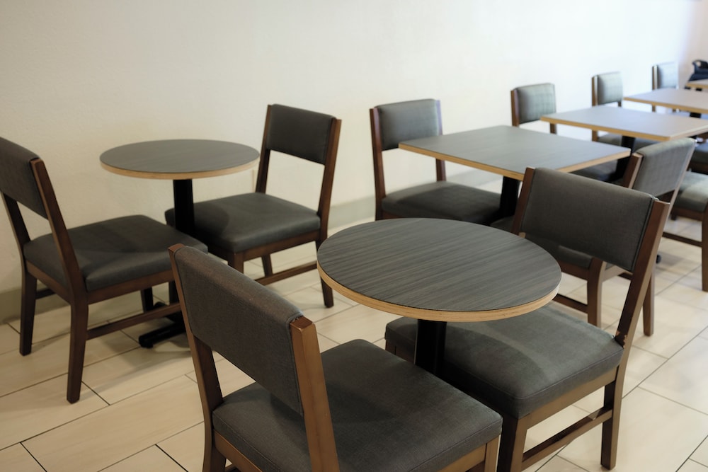 Holiday Inn Express Suites Davis University Area - photo 47