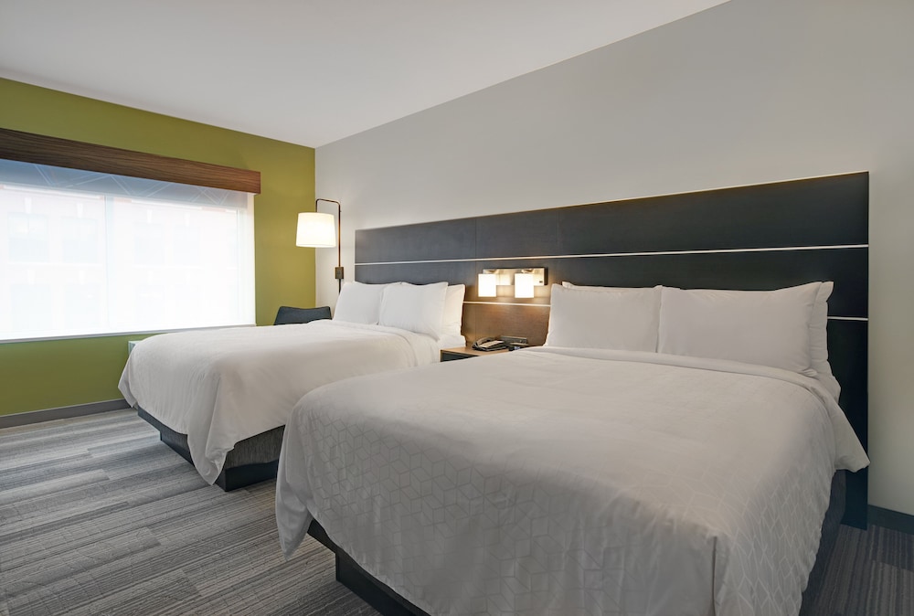 Holiday Inn Express Milwaukee Downtown by IHG - photo 10