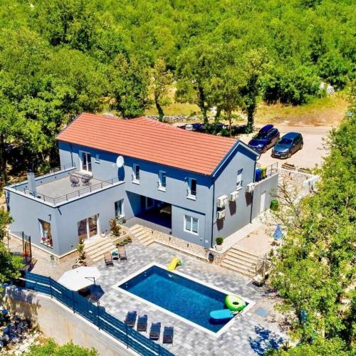 Villa Andrea — 4-Star Luxury Hotel in Zagvozd, Croatia